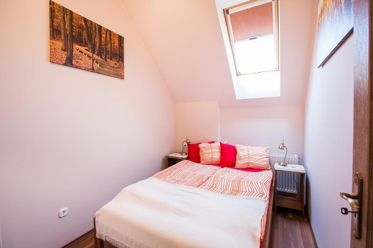Bakony-Cinca Vendeghaz Hotel Szentgál Екстериор снимка